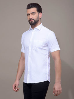CRIMSOUNE CLUB - Men White Vertical Stripes Shirt