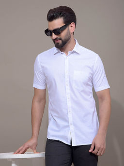 CRIMSOUNE CLUB - Men White Vertical Stripes Shirt