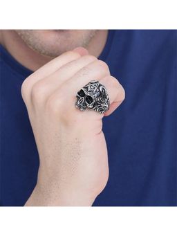 Yellow Chimes - Men Silver-Toned & Black Stainless Steel Skull Finger Ring