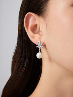 Cider - Snowflake Pattern Drop Earrings