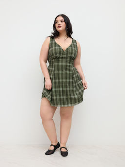 Cider - V-Neck Check Mini Dress Curve & Plus