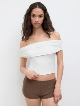 Cider - Cdr Off-Shoulder Ruched Crop Top & Low Rise Micro Shorts Set
