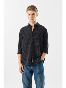 Snitch - Men Black Checks Casual Shirt