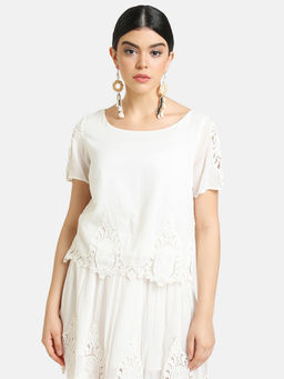 Kazo - White Embroidered Top