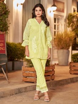 Autumnlane - Iyana Mellow Schiffli Co-Ord Set