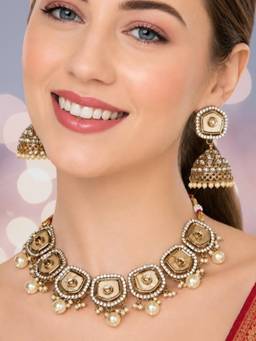 Fabula - Gold Tone Large Kundan Stones Jewellery Set