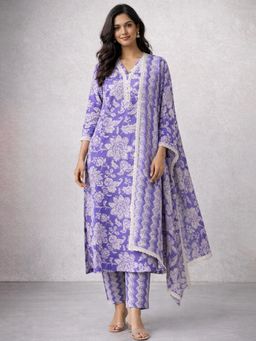 Gahan - Women Purple & White Floral Printed Pure Cotton Kurta and Pant with Dupatta