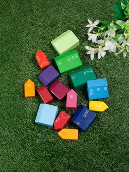 LITTLE GINNIE - Wooden House Set