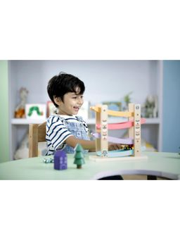 LITTLE GINNIE - Turbo Track Cars