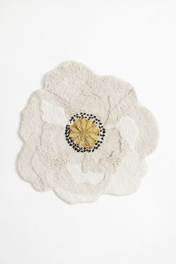 H&M - Beige Tufted Flower-Shaped Bath Mat