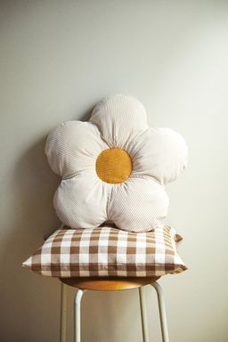 H&M - Beige Flower-Shaped Cushion