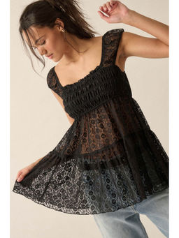 Outzidr - Black Short Sleeves Lace Front Fitted Top