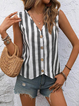 Outzidr - Grey Sleeveless Front Buttoned Top