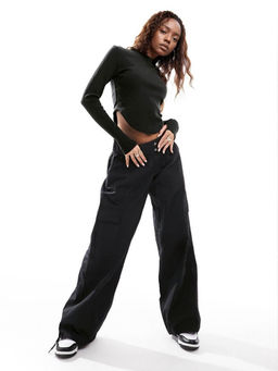 Outzidr - Black Full Sleeves U Hem Crop Top