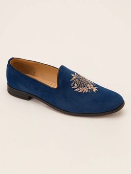 Vastramay - Men Teal Velvet Zardozi Crest Loafers