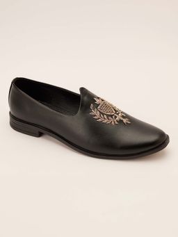 Vastramay - Men Black Textured Matte Loafers