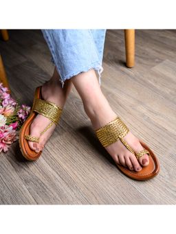 Shoetopia - Girls Gold-Toned Woven Design Synthetic One Toe Flats