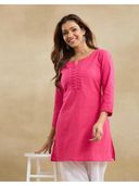 Pink color option, Currently selected