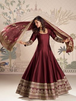 JATRIQQ - Women Maroon Chinon Embroidered Gown with Dupatta