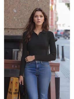 98 Degree North - Green Women Spread Collar Sweater