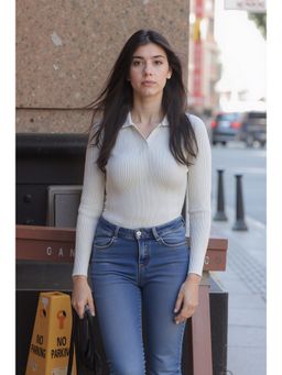 98 Degree North - Off White Women Spread Collar Sweater