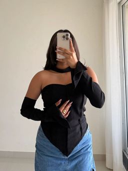 Off Duty India - Black Chic Halter Neck Detachable Sleeves Top