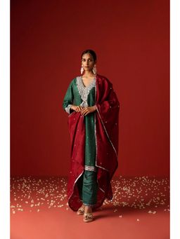 OHH CROW - Green Chanderi Silk Hand Embroidered and Printed Kurta & Pant with Duppata