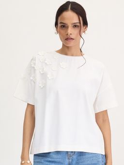 Femmella - White Flower Patch Detailing T-shirt