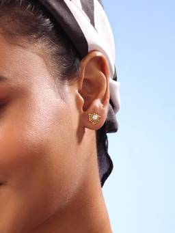Mia by Tanishq - Sunburst Radiance Diamond Stud Earrings