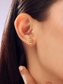 Mia by Tanishq - Sculptural Radiant Gold Stud Earrings