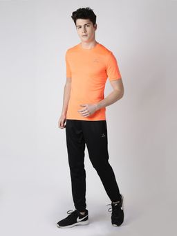 Alcis - Men Orange Solid Round Neck T-shirt