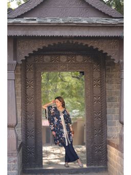 EESHA GUPTA - Lilac Kali Kurta Set With Fida Dupatta