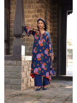 EESHA GUPTA - Chanderi Double Kali Embroidered Kurta Pant Set