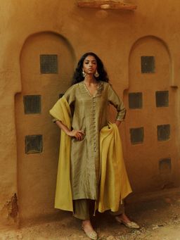 LABEL NAARITI - Arsheen -Grey Anarkali Kurta With Pant And Dupatta