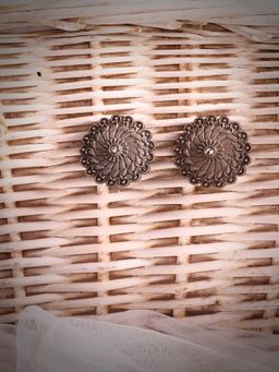 Laida - Silver-Toned Circular Studs