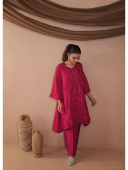 ORIBHA - Magenta Silk Embroidered Kurti with Pant