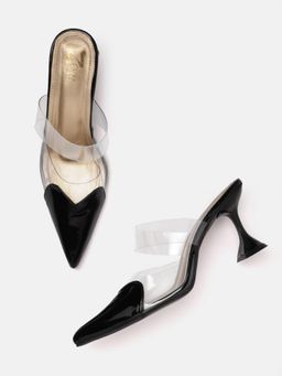 Zori World - Amor Black Heart Toed Heels