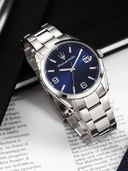 Navy Blue color option, Currently selected