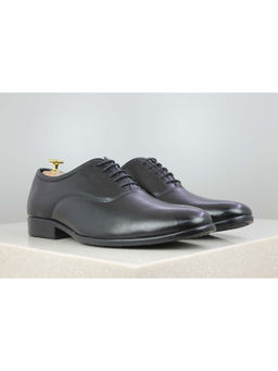 PRIVO - Black Solid Formal Shoes