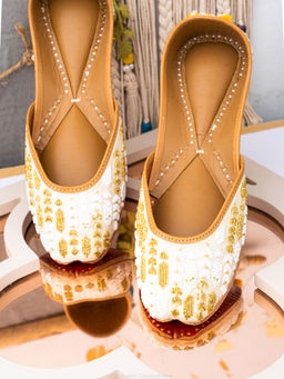 NR by Nidhi Rathi - Sequined Off White Juttis