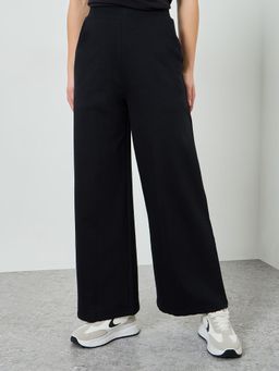 Styli - Women Black Basic Wide Leg Full Length Trackpant with Side Pockets