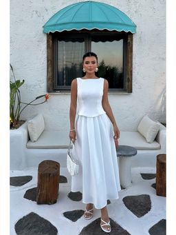 GAIIA - Women White Solid Top With Skirt