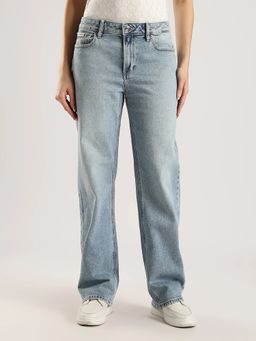 Calvin Klein - Mid-Wash Regular Fit Mid Rise Jeans