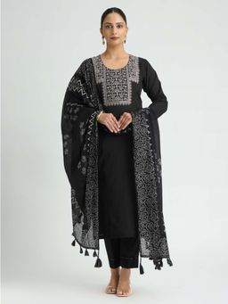 Women Plus - Black Embroidered Viscose Rayon Kurta with Pant & Dupatta