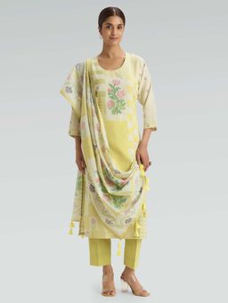 Women Plus - Jasmine Yellow Embellished Digitally Printed Cotton Flex Kurta with Pant & Dupatta