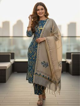 FASHOR - Floral Printed Straight Kurta With Pant & Dupatta
