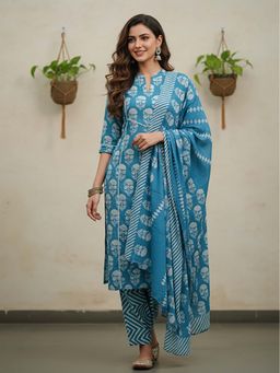 FASHOR - Floral Ethnic Printed Straight Kurta With Pant & Dupatta