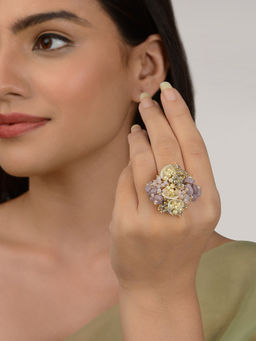 House of D'oro - Akebia Quinata Cluster Bead Ring With Shell