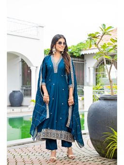 Gahan - Women Embroidered Silk Blend Anarkali Kurta and Pant with Dupatta - Teal