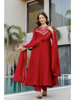 Gahan - Women Embroidered Silk Blend Anarkali Kurta and Pant with Dupatta - Red